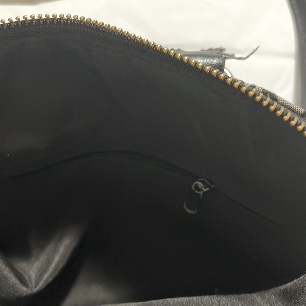 Handle or over the shoulder pocket book. - Picture 9 of 12
